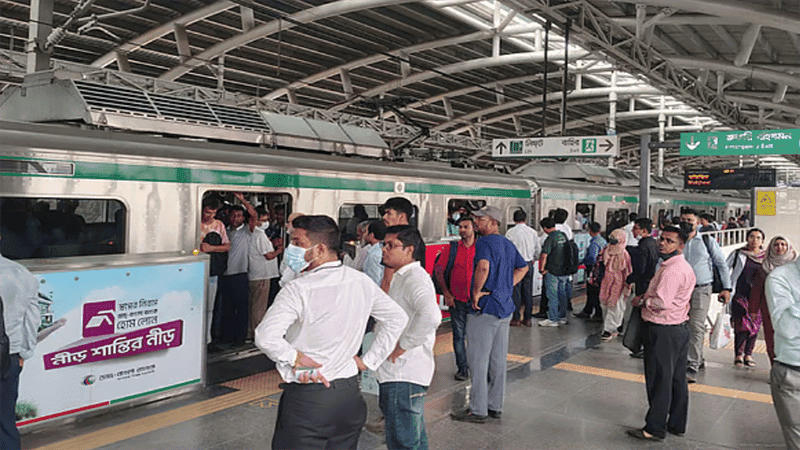 Metro rail services resume on all routes after 23 hrs