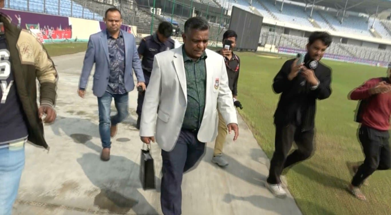 BCB president appears at office amid exit rumors