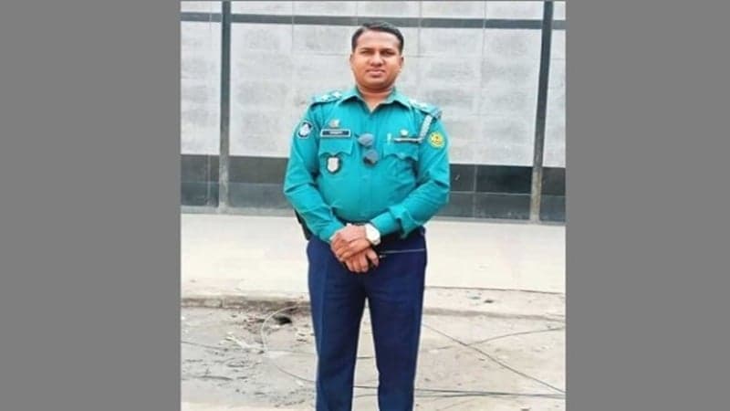 SI killed in bus accident in Khilgaon