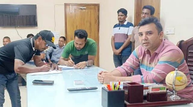 2 journalists taken to police station in handcuffs by AC Land