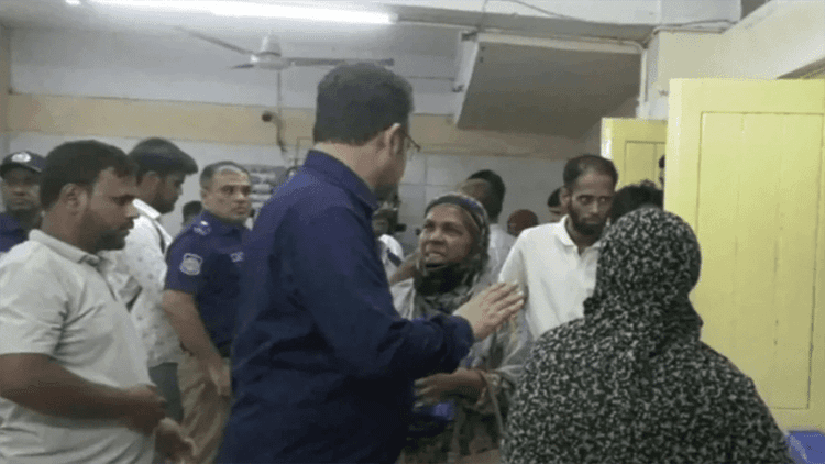 Students fall ill after school feeding meal in Chapainawabganj