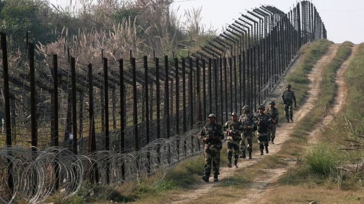 BSF attempts to push 17 people across Naogaon border