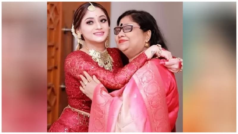 Actress Puja Cherry's mother dies