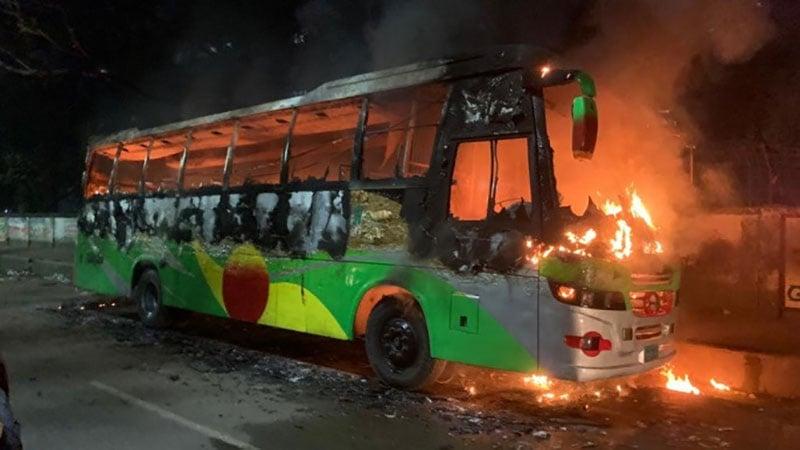 2 buses set on fire in Dhaka