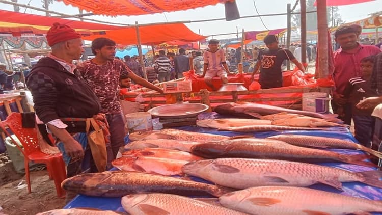 400-year-old traditional fair still vibrant