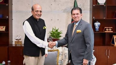 Foreign Minister holds meeting with Indian High Commissioner