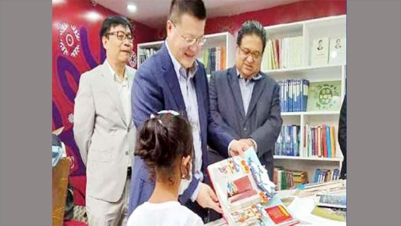 Chinese ambassador visits Amar Ekushey Book Fair