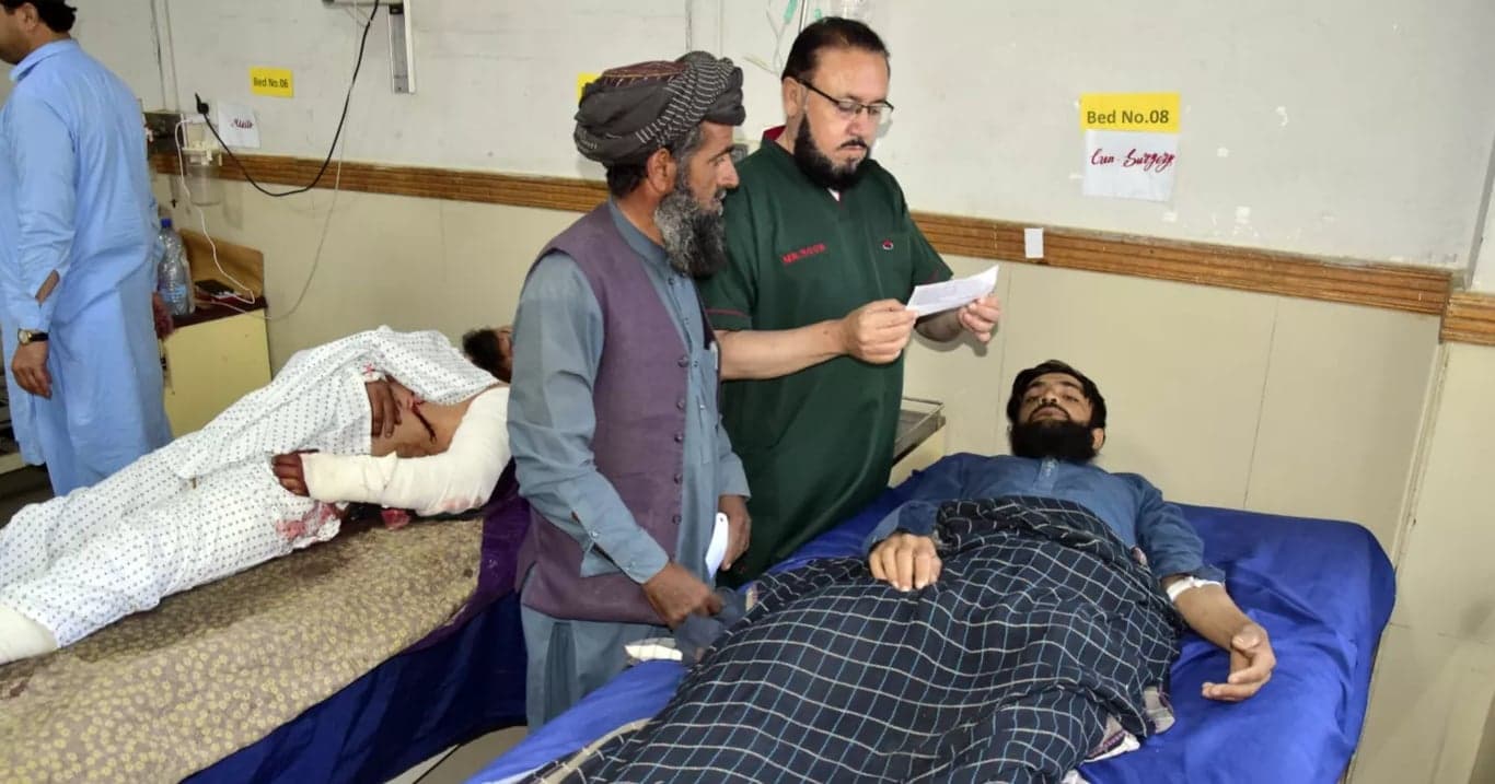 11 killed in fighting between tribes in northwest Pakistan