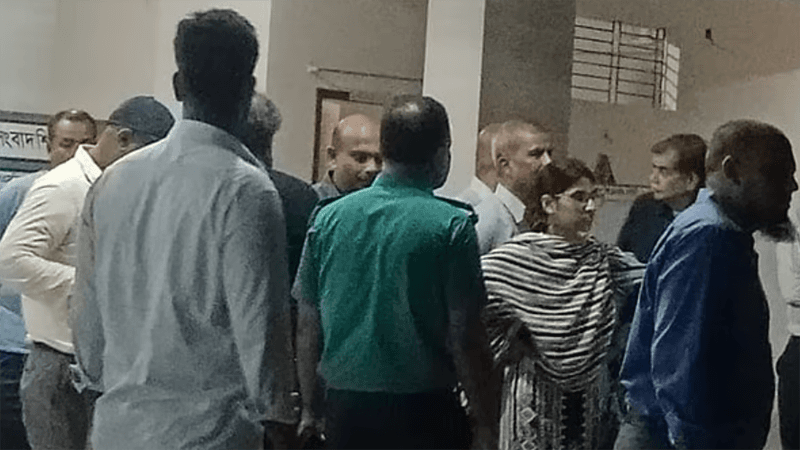 Advisors released after 9 hours of confinement