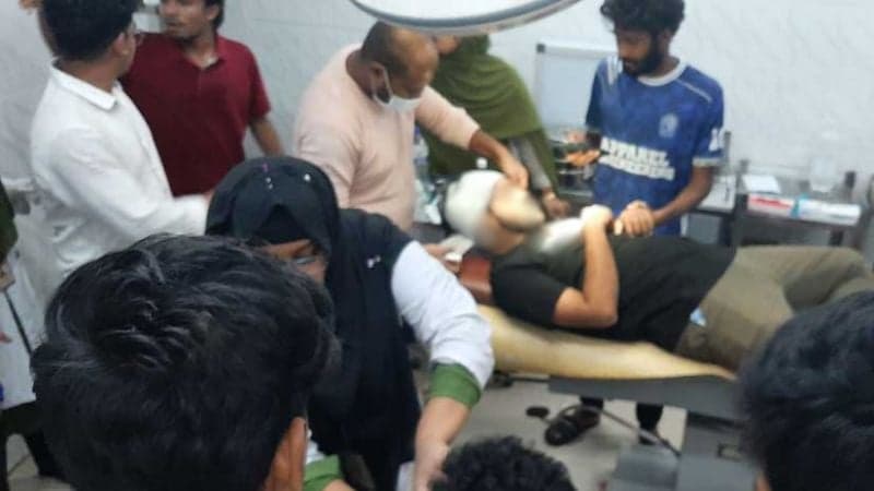 20 injured gets treatment at DMCH after Dhaka Polytechnic, BUTEX students clash