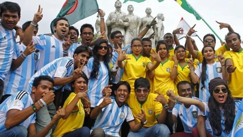 Buffoonery of Argentina-Brazil supporters Past and present