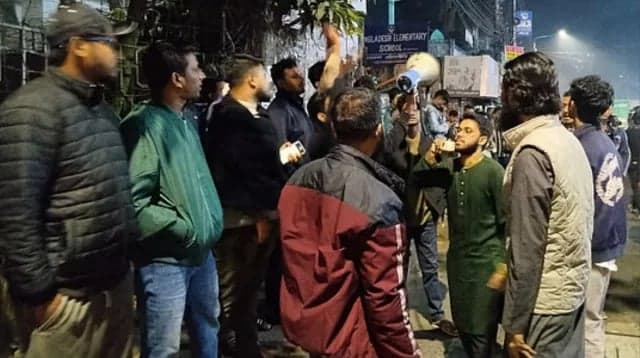 Protesters move away from Indian Deputy High Commission in Chattogram