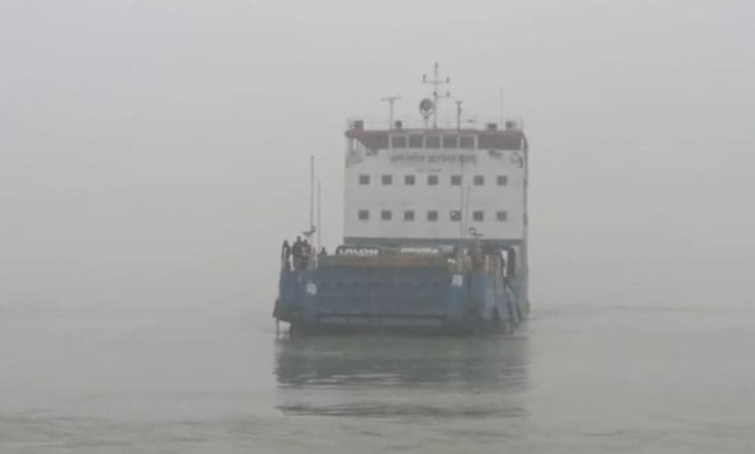 Ferry services resumed on Paturia-Daulatdia route after 6 hrs