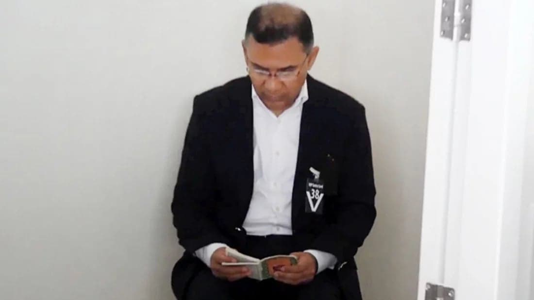 Tarique Rahman offers Quran recitation beside mother Khaleda Zia’s coffin 