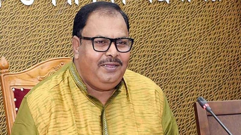 Ex-state minister Zakir Hossain detained