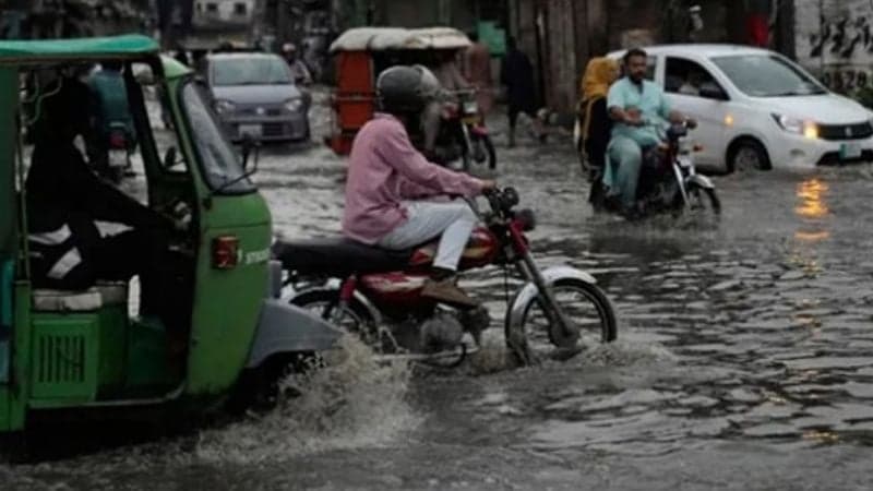 Pakistan flash floods death toll rises to 104