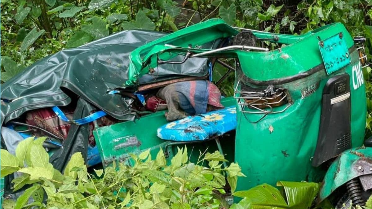 Mother and daughter killed as train hits autorickshaw in Sitakunda