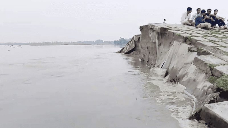 30metres of Teesta bridge embankment collapses, Rangpur-Kakina road at risk