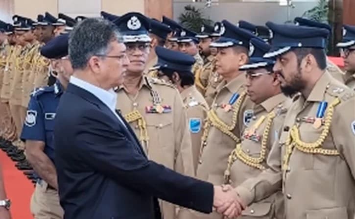 92 receive police medals for bravery and service