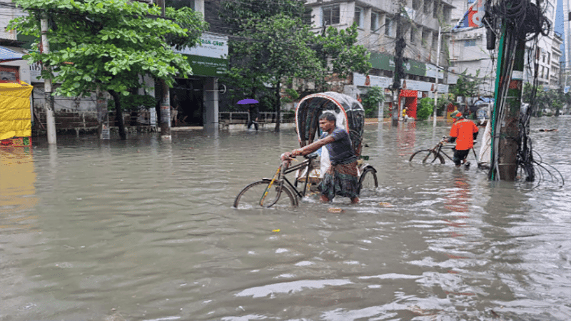 Heavy rain submerges Chattogram, parts under waist-deep water