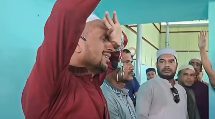 Awami League leader attends father's janaza in handcuffs