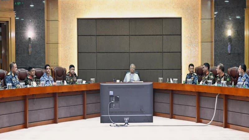 Chief Adviser orders armed forces to remain on highest alert to ensure fair polls