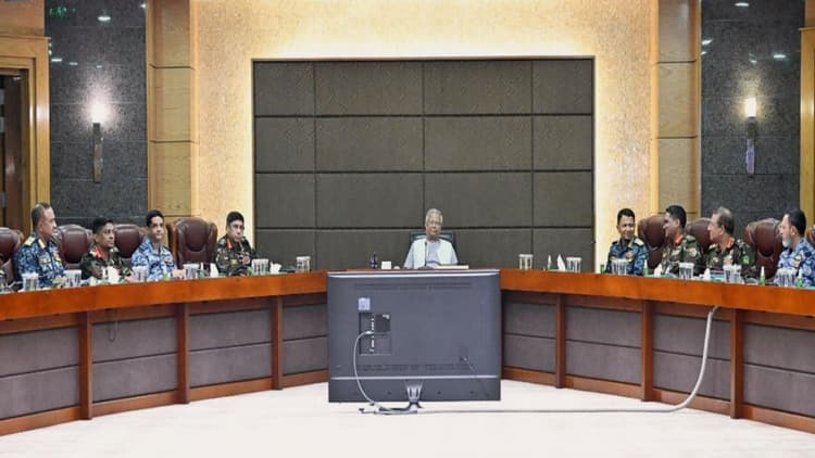 Chief Adviser orders armed forces to remain on highest alert to ensure fair polls