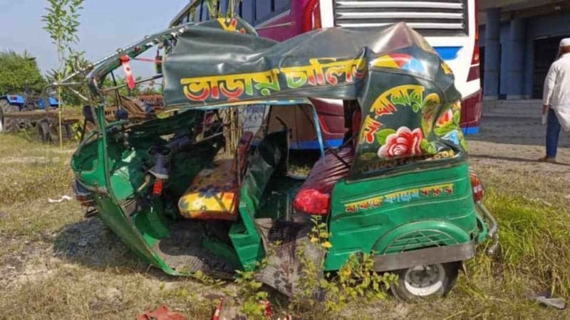 3 killed in separated road accident in Cumilla