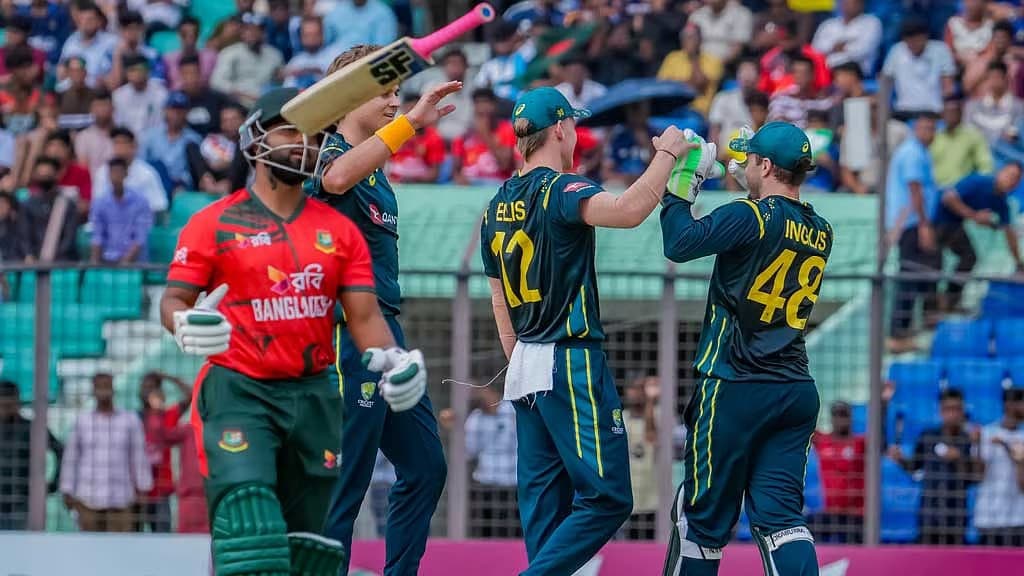 Marsh's 60 powers Australia to a 3-0 series sweep