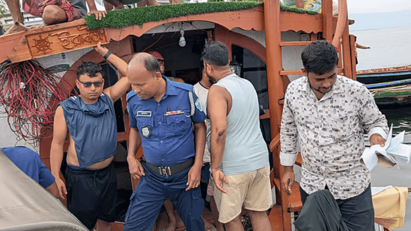 6 houseboats fined and charged in crackdown at Tanguar Haor