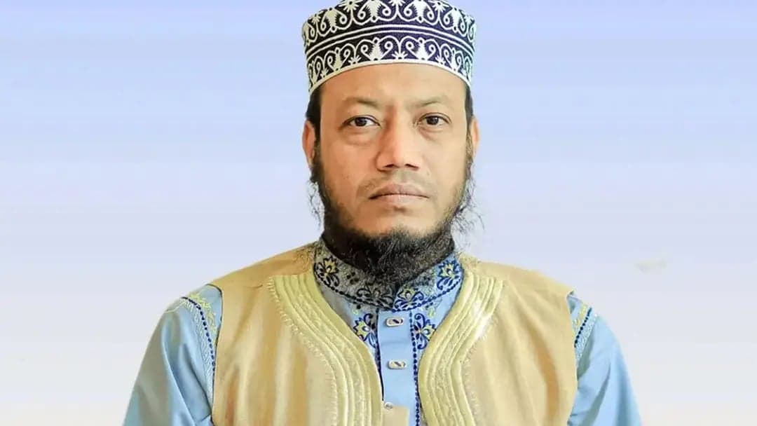 Amir Hamza surrenders before court in defamation case