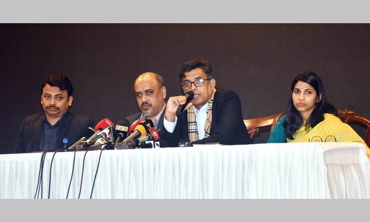 'Leaflet distributors in favour of fascist to be arrested'