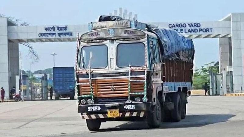 Trade resumes thru Benapole port after three-day suspension