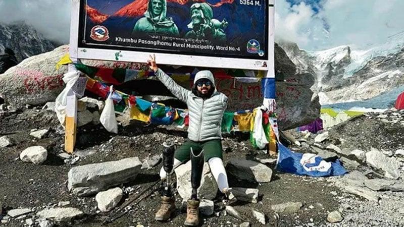 Indian youth with artificial limbs reaches Mount Everest base camp