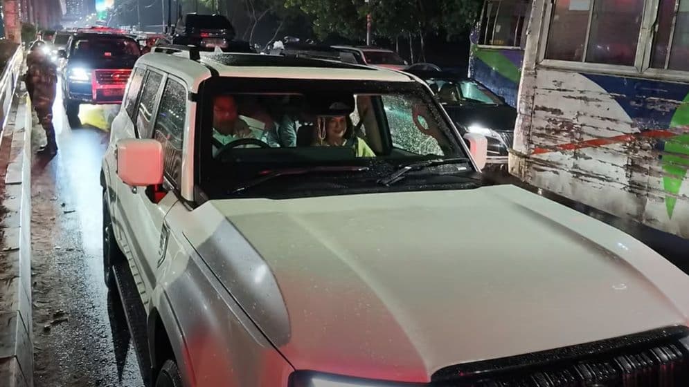 PM Tarique Rahman sets example of simplicity, drives wife to event