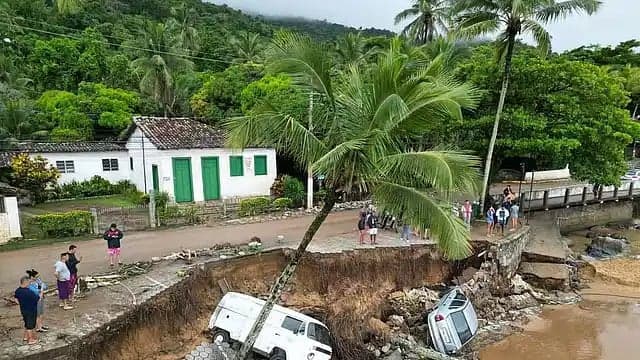 At least 36 dead in Brazil cyclone, many still stranded
