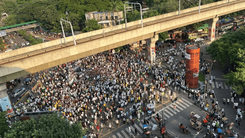 Protesters block Shahbag demanding Noakhali division, leave after 90 minutes