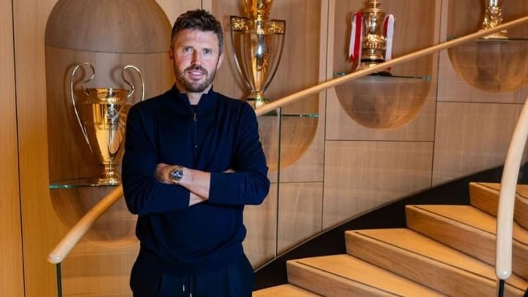 Manchester United turn to Carrick for season salvage