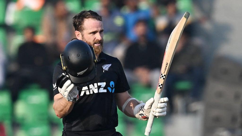 New Zealand enters final with stunning win, setting new world record