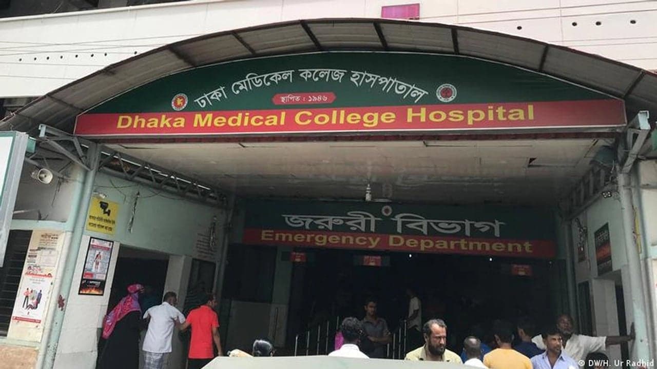 Dhaka Medical College interns go on indefinite strike over six demands