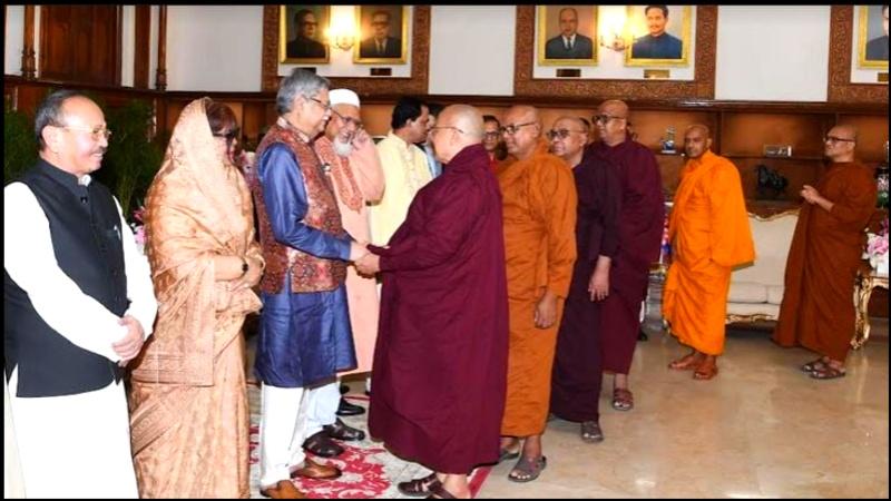 President urges Buddhist leaders to work for people's wellbeing