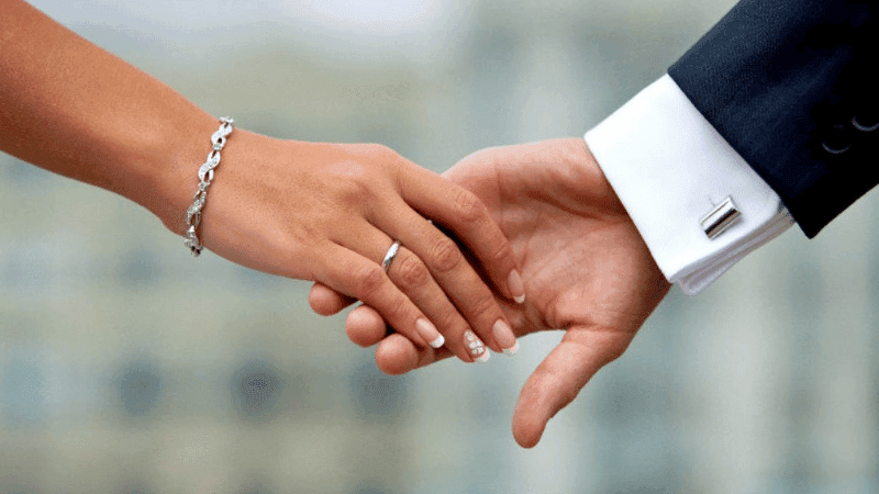 Is there a 'perfect' age to tie the knot?