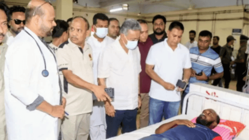 Finance Minister visits hospital to see workers affected by shipyard accident