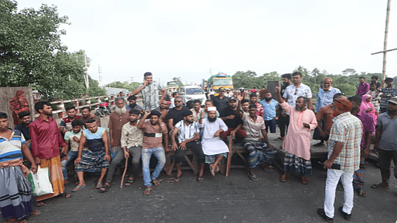 Protesters again block highways in Faridpur