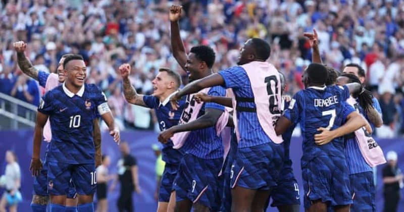 Mbappe penalty lifts France past stubborn Paraguay in sweltering World Cup clash