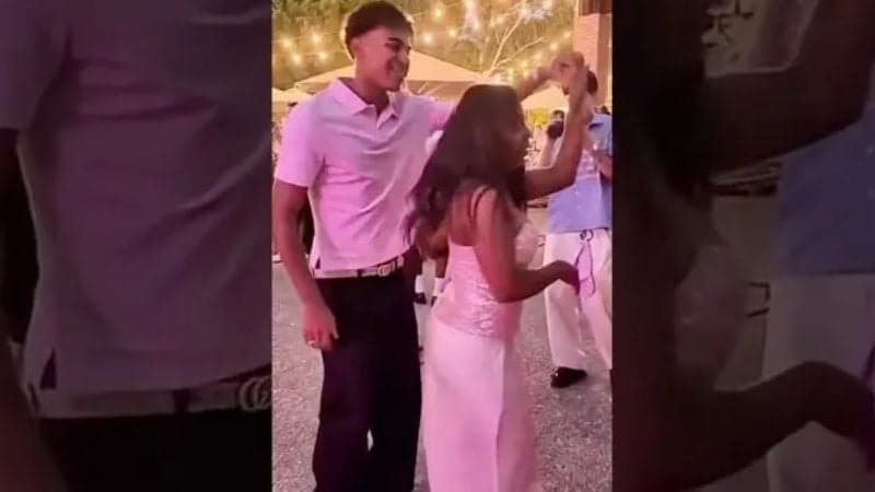 Yamal dances with mom at star-studded 19th birthday bash