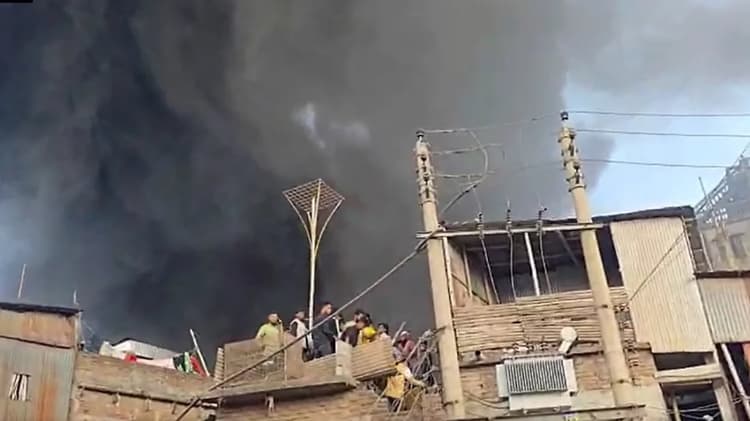 Fire rips through plastic warehouse in Islambagh, 11 units deployed