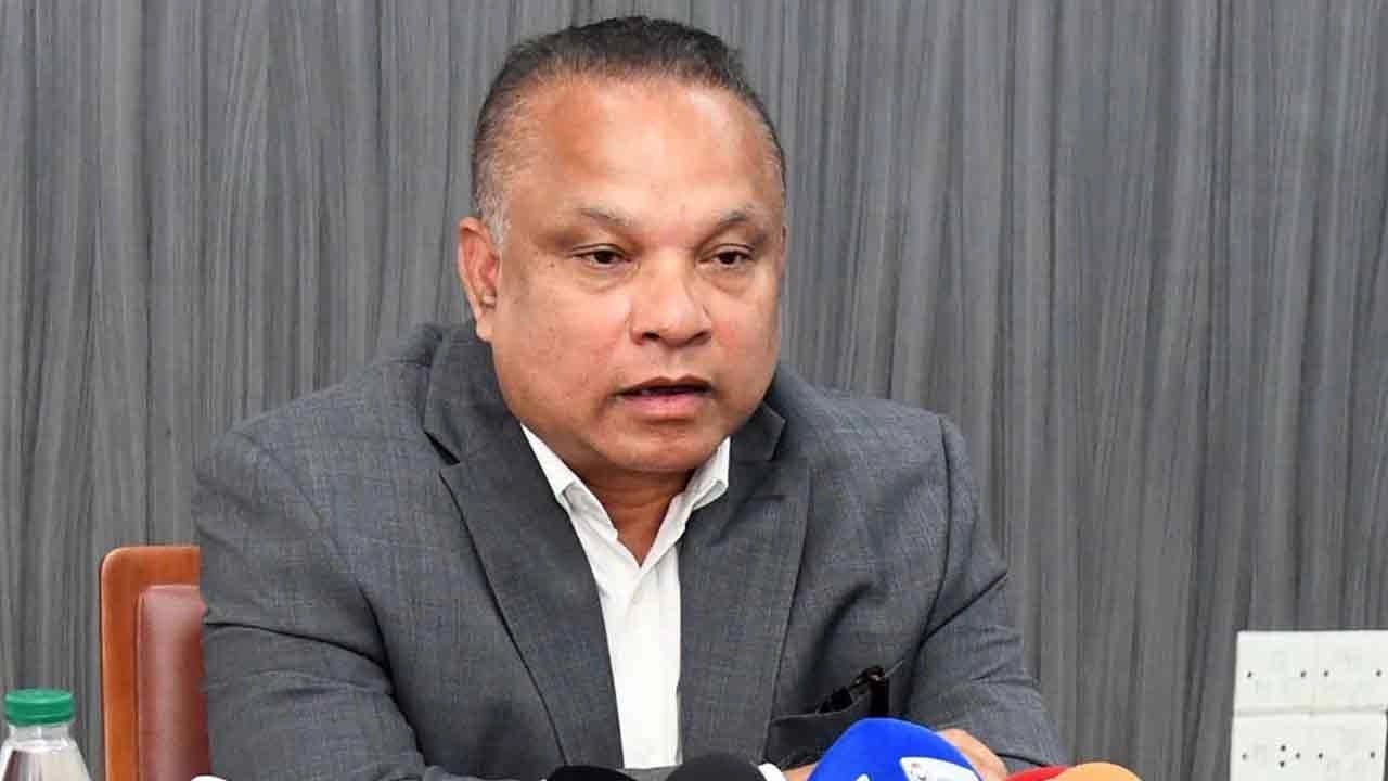 Government to appoint 100,000 health workers, 25,000 midwives