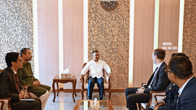 UNDP Resident Representative meets PM