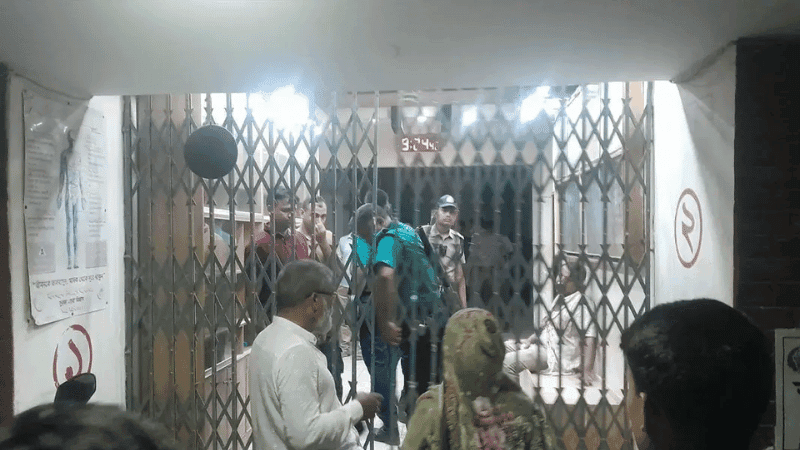 OC among five police officer withdrawn over assault on Swechchhasebak Dal leader in Rangpur